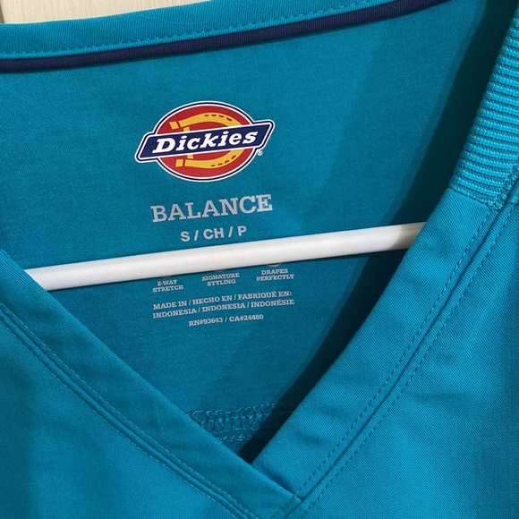Dickies Scrub Top - Picture 2 of 4